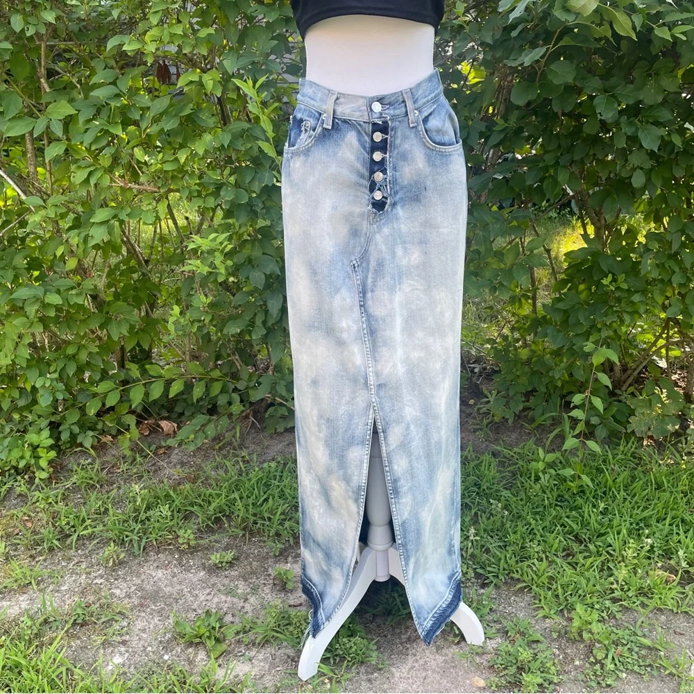 GRLFRND Bianca Reconstructed Split Hem Maxi Jean Skirt in Marble Hill - Picture 5 of 16